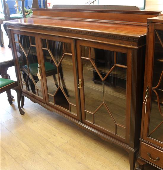 An Edwardian mahogany bookcase W.183cm